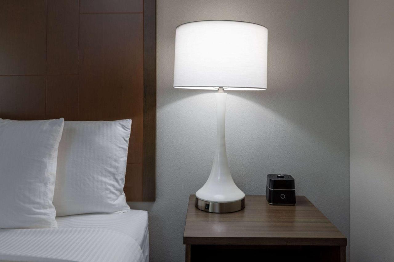 La Quinta Inn & Suites By Wyndham Round Rock Near Kalahari Exterior foto