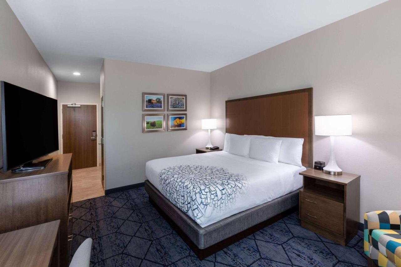 La Quinta Inn & Suites By Wyndham Round Rock Near Kalahari Exterior foto