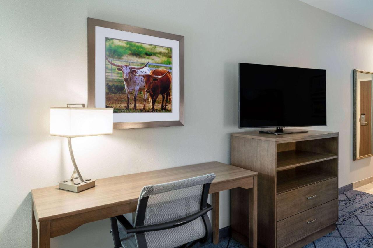 La Quinta Inn & Suites By Wyndham Round Rock Near Kalahari Exterior foto